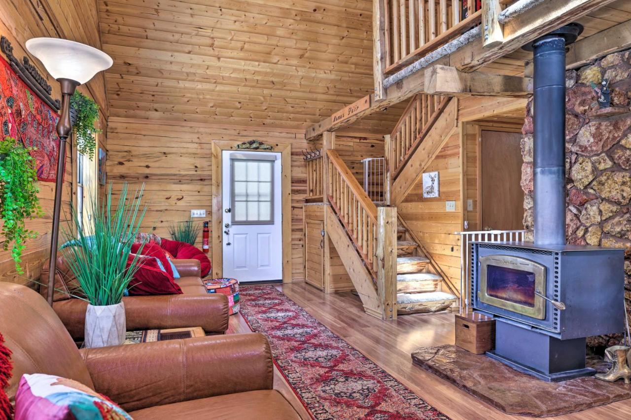 Rustic Duck Creek Village Cabin With Fire Pit! Exterior foto